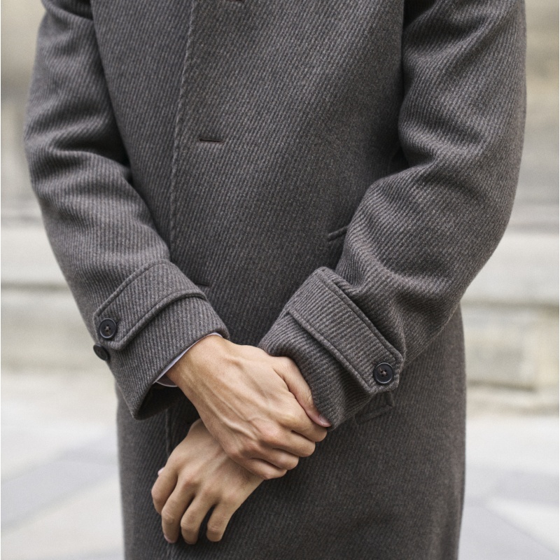 Manteau marron à col chemise