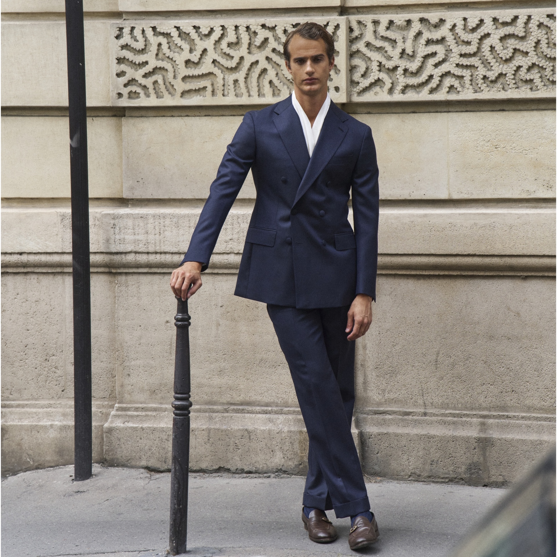 Costume croisé à cran ouvert en Super Gabardine Hardy Minnis.