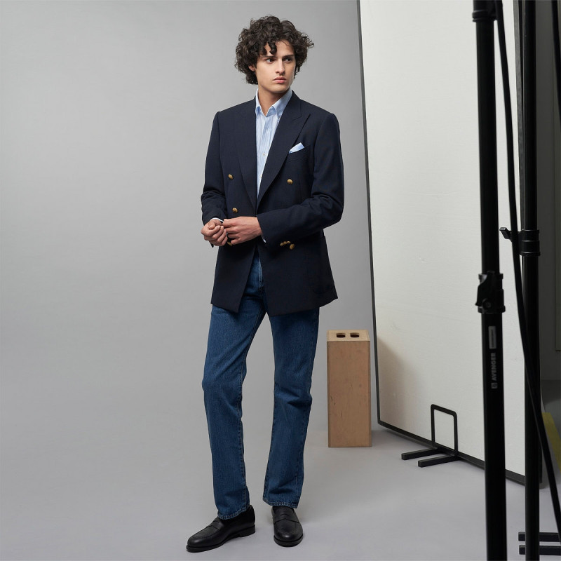 Blazer bleu marine à boutons dorés