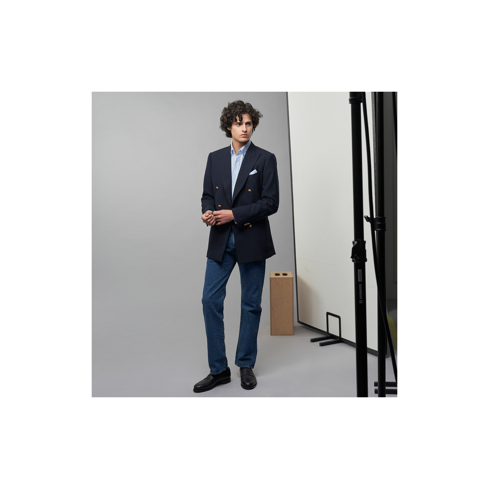 Blazer bleu marine à boutons dorés