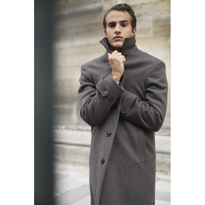 Manteau marron à col chemise